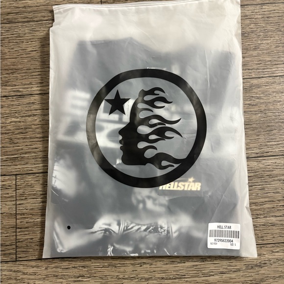 Hellstar Sports Black Graphic Tee - Picture 5 of 5